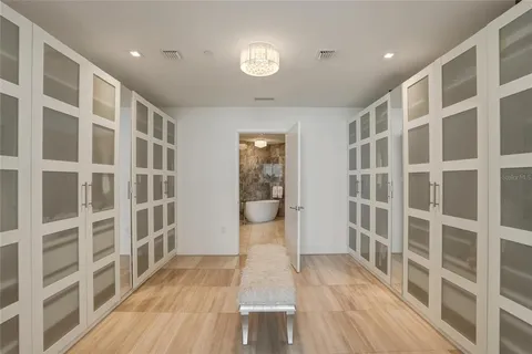 $3,200,000 | 3101 Bayshore Boulevard, Unit 504, Tampa, FL 33629