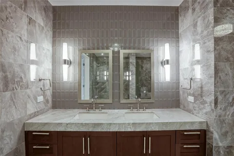 $3,200,000 | 3101 Bayshore Boulevard, Unit 504, Tampa, FL 33629