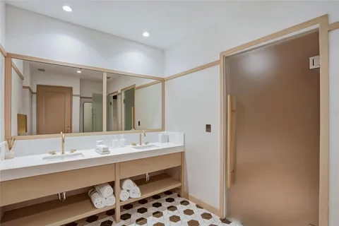 $3,200,000 | 3101 Bayshore Boulevard, Unit 504, Tampa, FL 33629