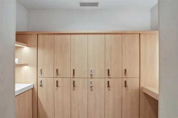 $3,200,000 | 3101 Bayshore Boulevard, Unit 504, Tampa, FL 33629