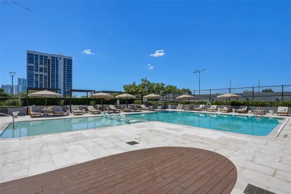 $3,200,000 | 3101 Bayshore Boulevard, Unit 504, Tampa, FL 33629