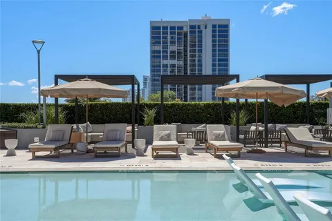 $3,200,000 | 3101 Bayshore Boulevard, Unit 504, Tampa, FL 33629