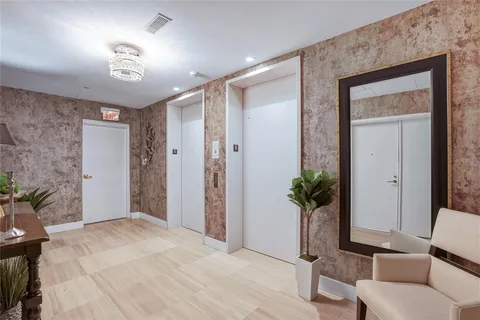 $3,200,000 | 3101 Bayshore Boulevard, Unit 504, Tampa, FL 33629