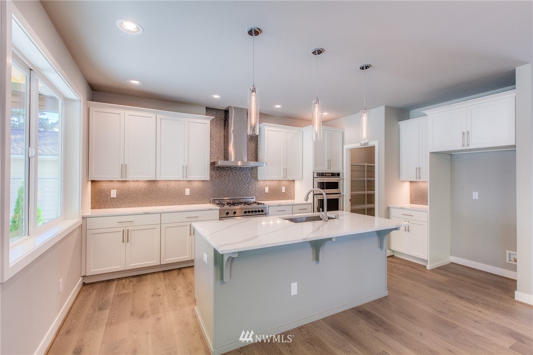 229 Lakeview Road Lynnwood, WA 98087 - Photo 3 of 15 Gallery Image 3