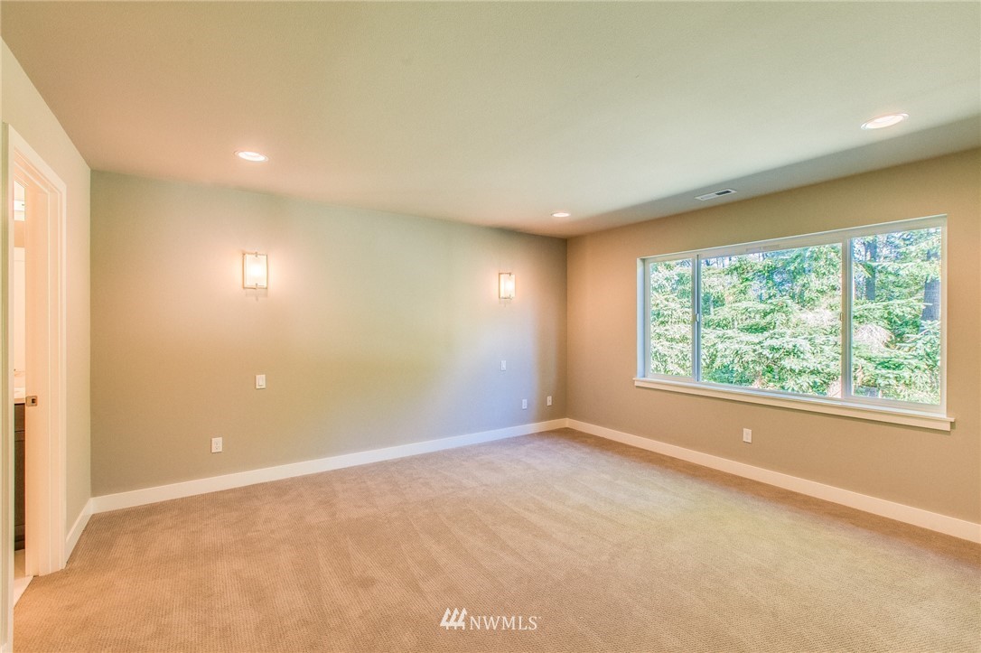 229 Lakeview Road Lynnwood, WA 98087 - Photo 7 of 15 Gallery Image 7