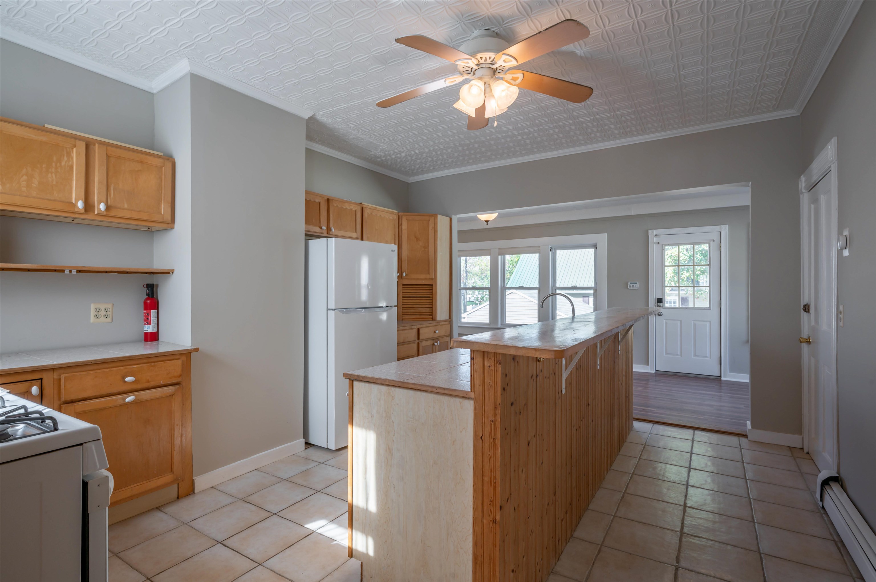 167 Mammoth Road Manchester, NH 03109 - Photo 21 of 41