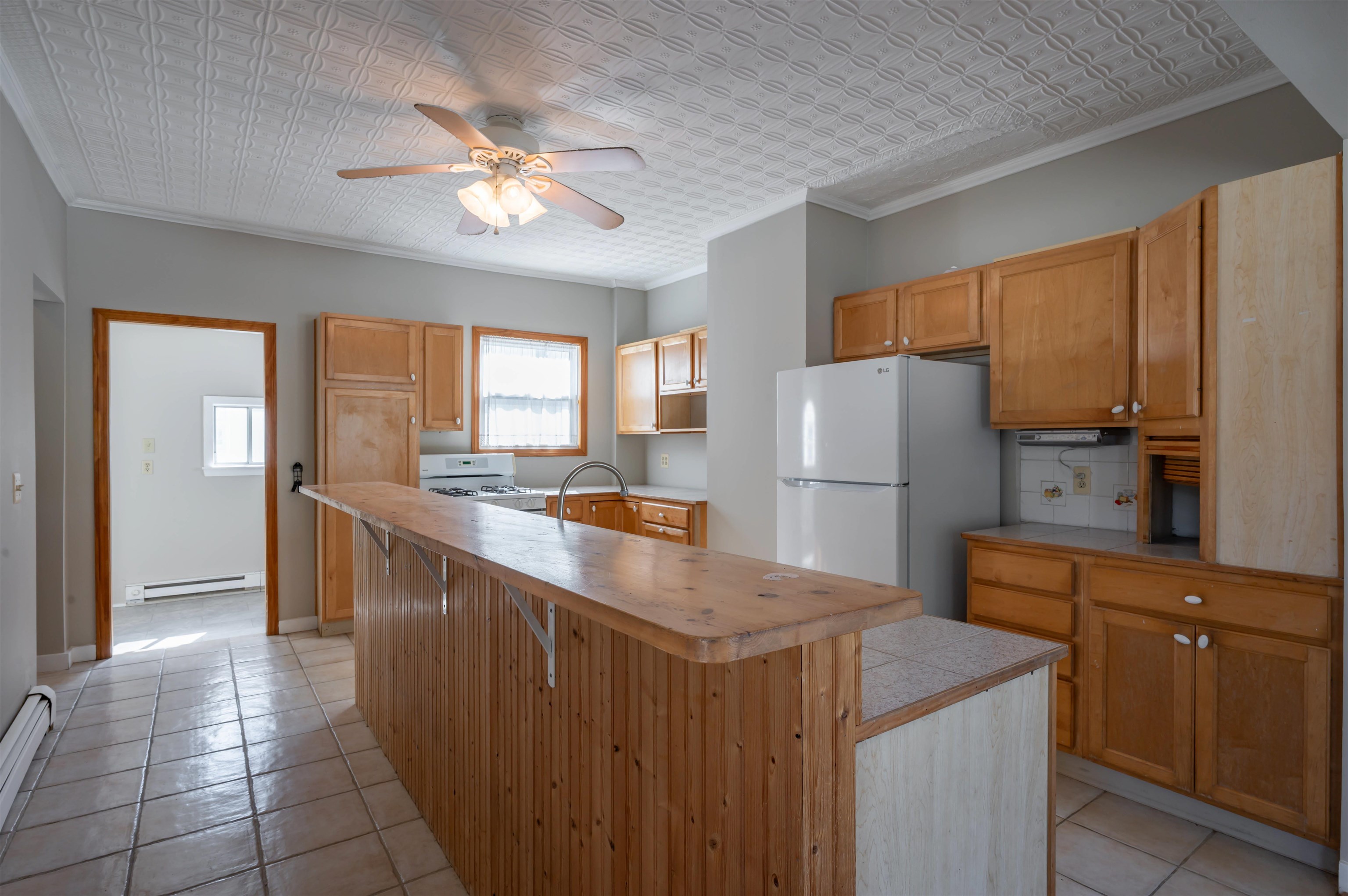 167 Mammoth Road Manchester, NH 03109 - Photo 22 of 41