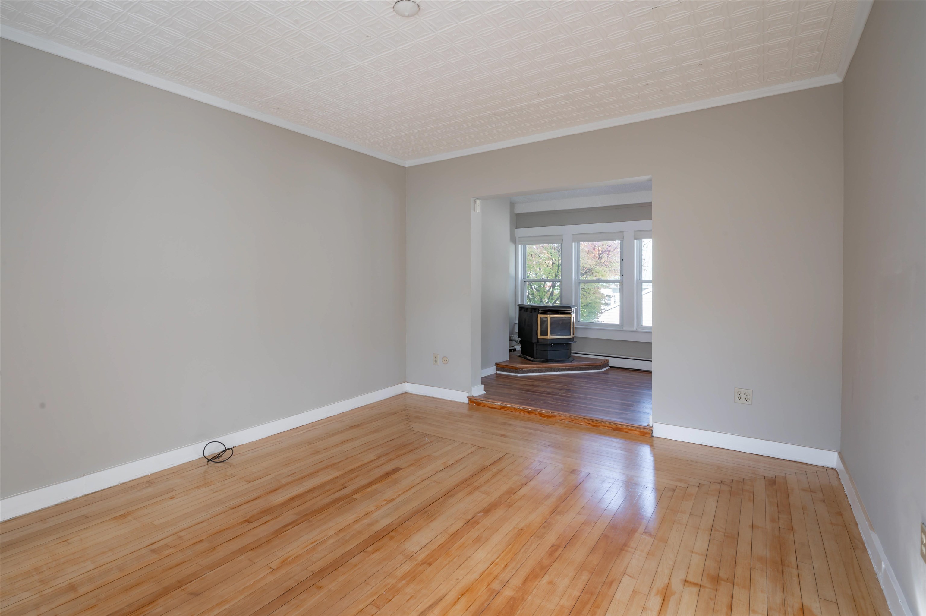 167 Mammoth Road Manchester, NH 03109 - Photo 25 of 41