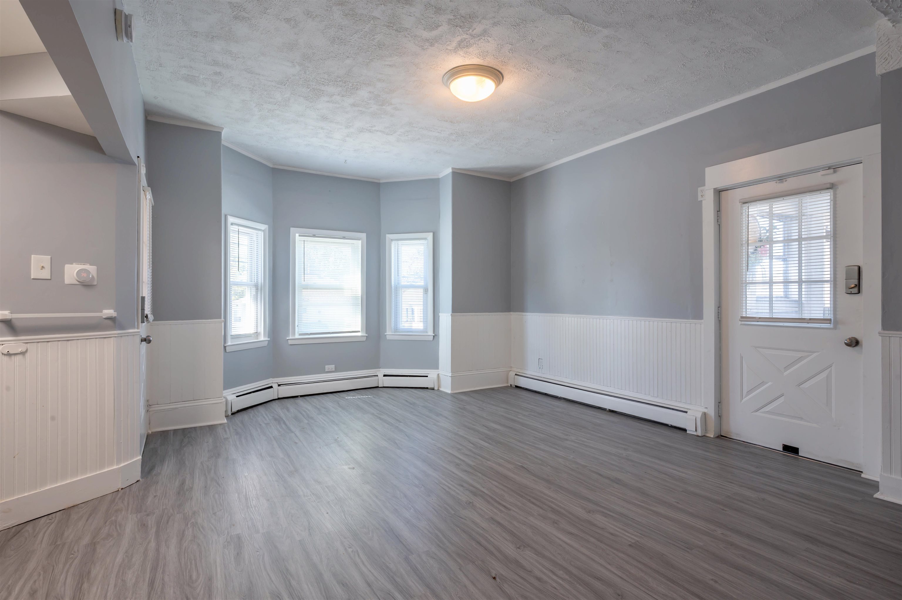 167 Mammoth Road Manchester, NH 03109 - Photo 5 of 41