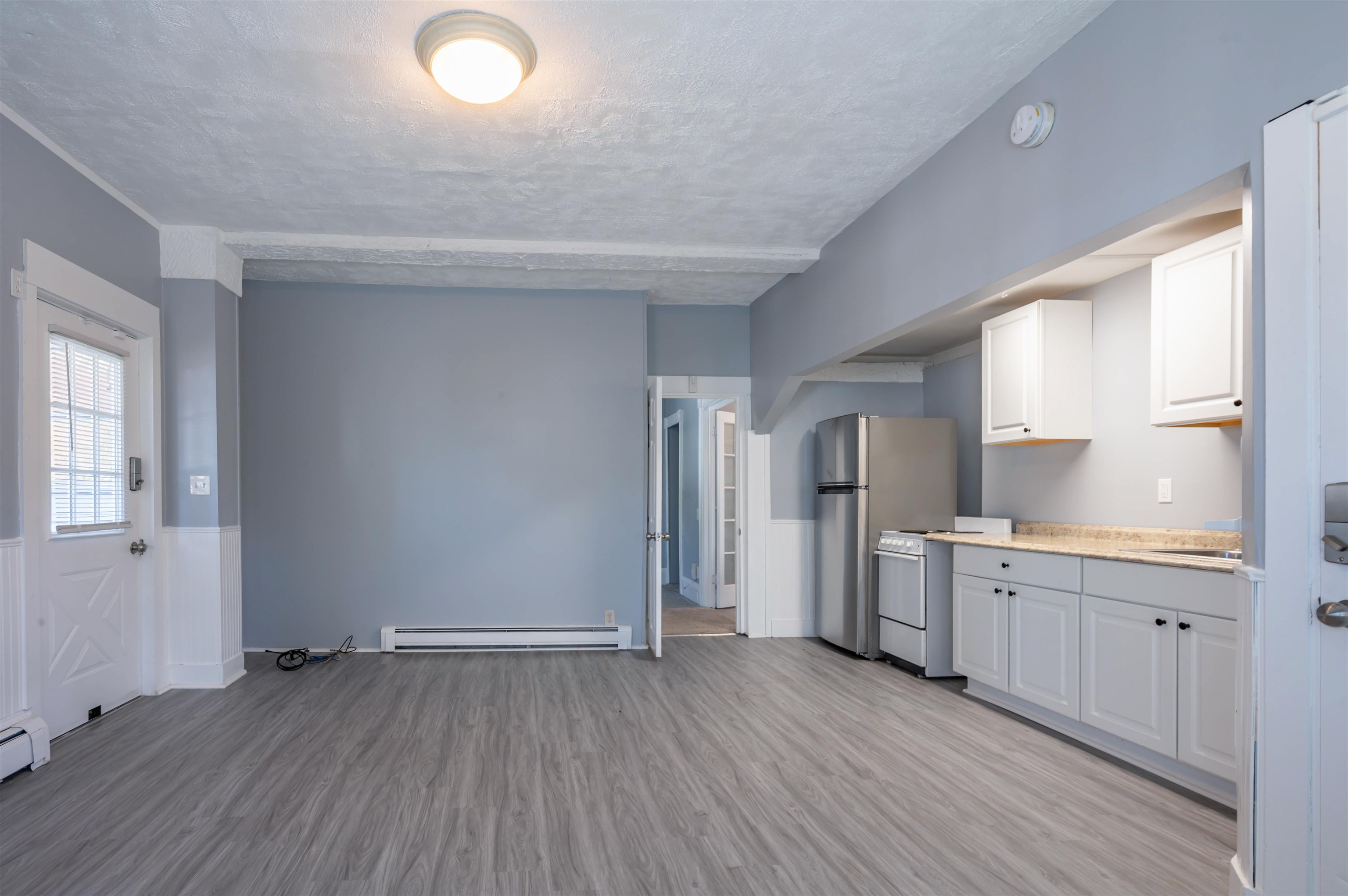 167 Mammoth Road Manchester, NH 03109 - Photo 6 of 41
