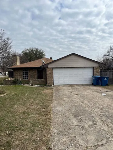 $189,000 | 200 Evelyn Street, DeSoto, TX 75115