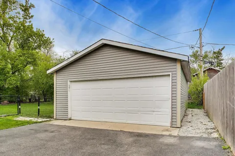 $455,000 | 23694 North Park Road, Lake Zurich, IL 60047