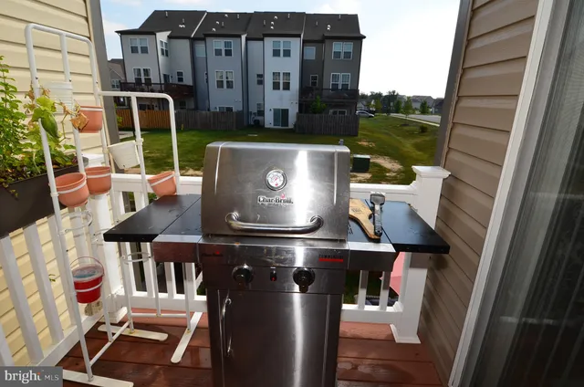 a view of deck with patio
