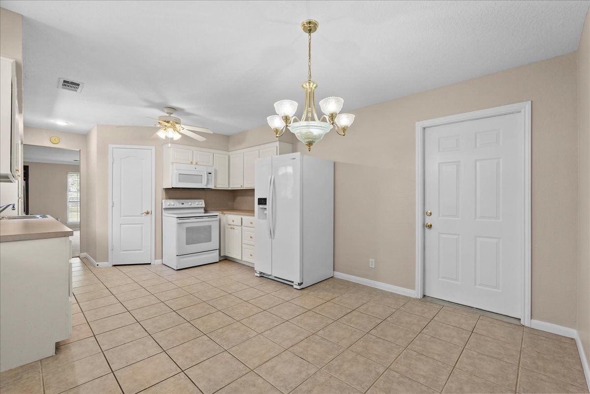 5255 Beaver Road Santa Fe, TX 77517 - Photo 29 of 46 Guest house kitchen