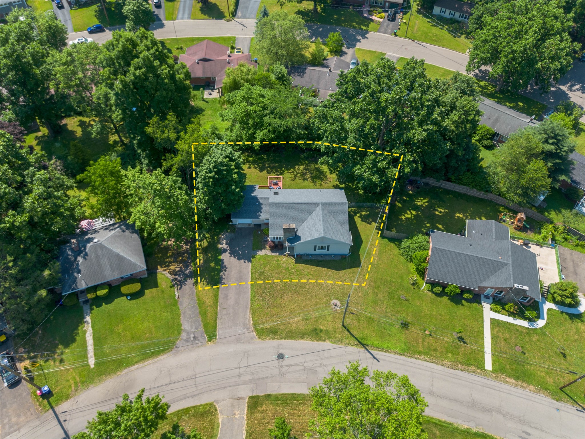 233 Wright Road Vestal, NY 13850 - Photo 4 of 49