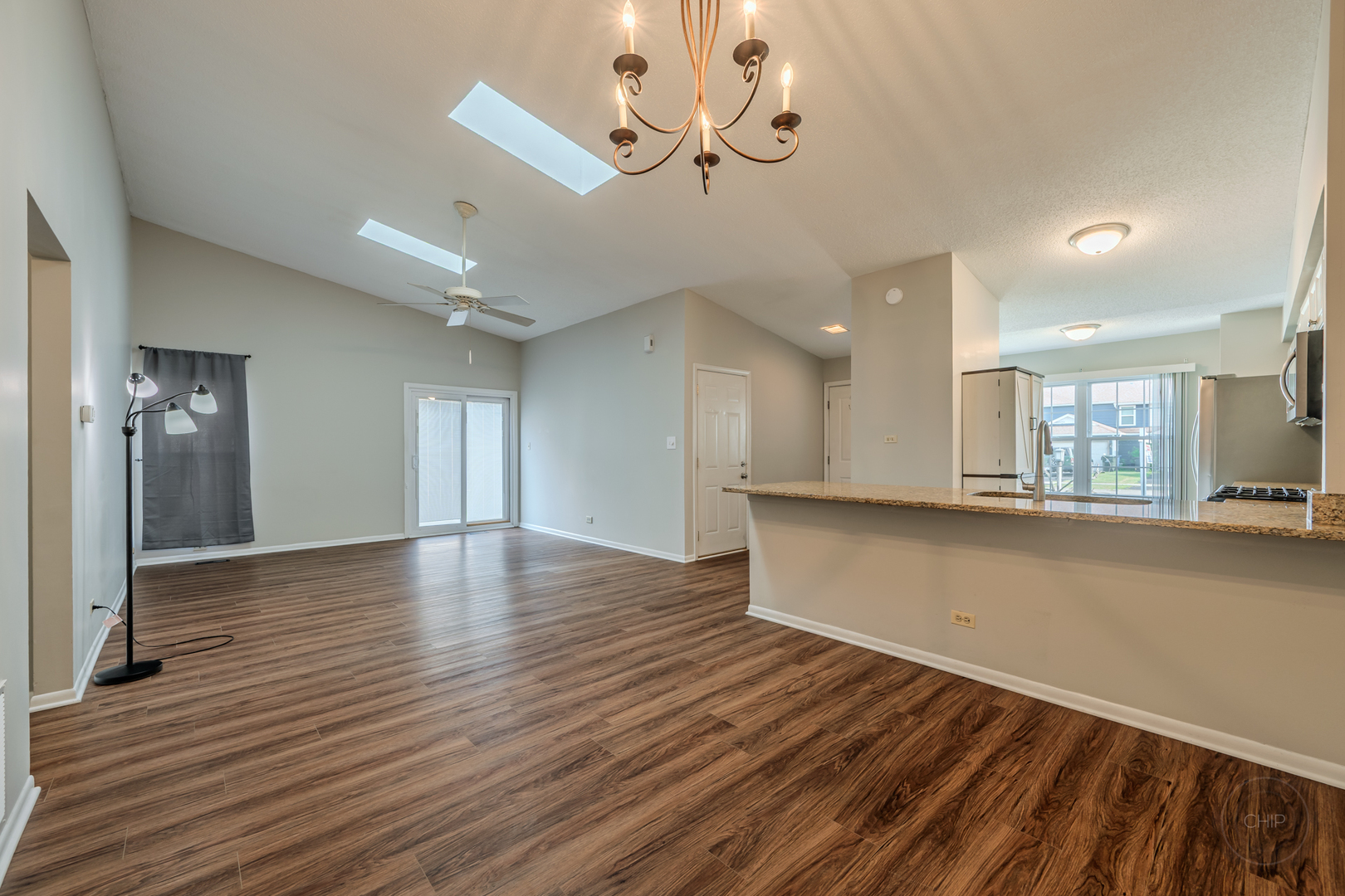 1846 Shetland Road Naperville, IL 60565 - Photo 4 of 25 Gallery Image 4
