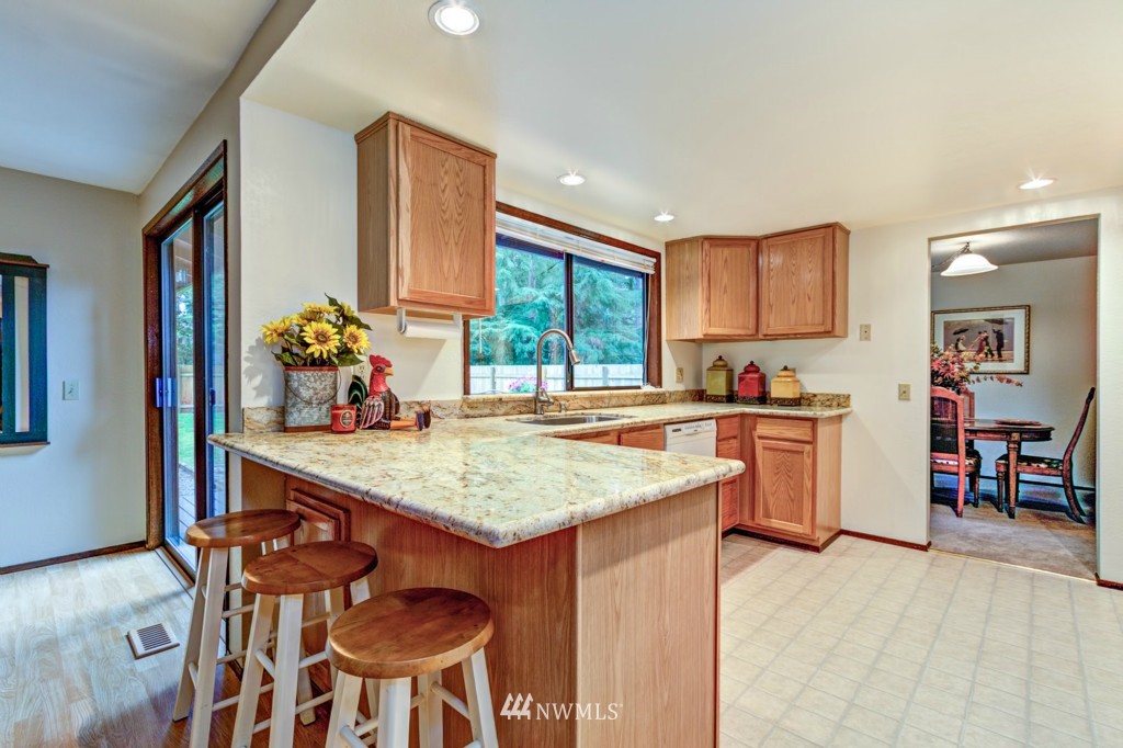 222 170th Place Southwest Bothell, WA 98012 - Photo 5 of 19