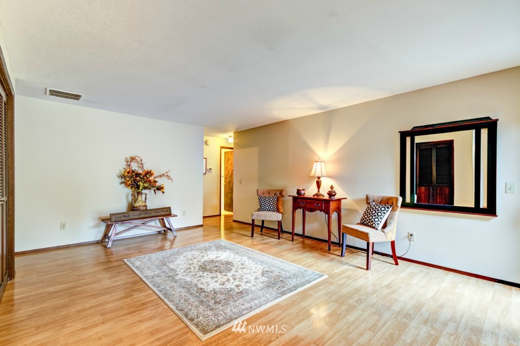 222 170th Place Southwest Bothell, WA 98012 - Photo 7 of 19