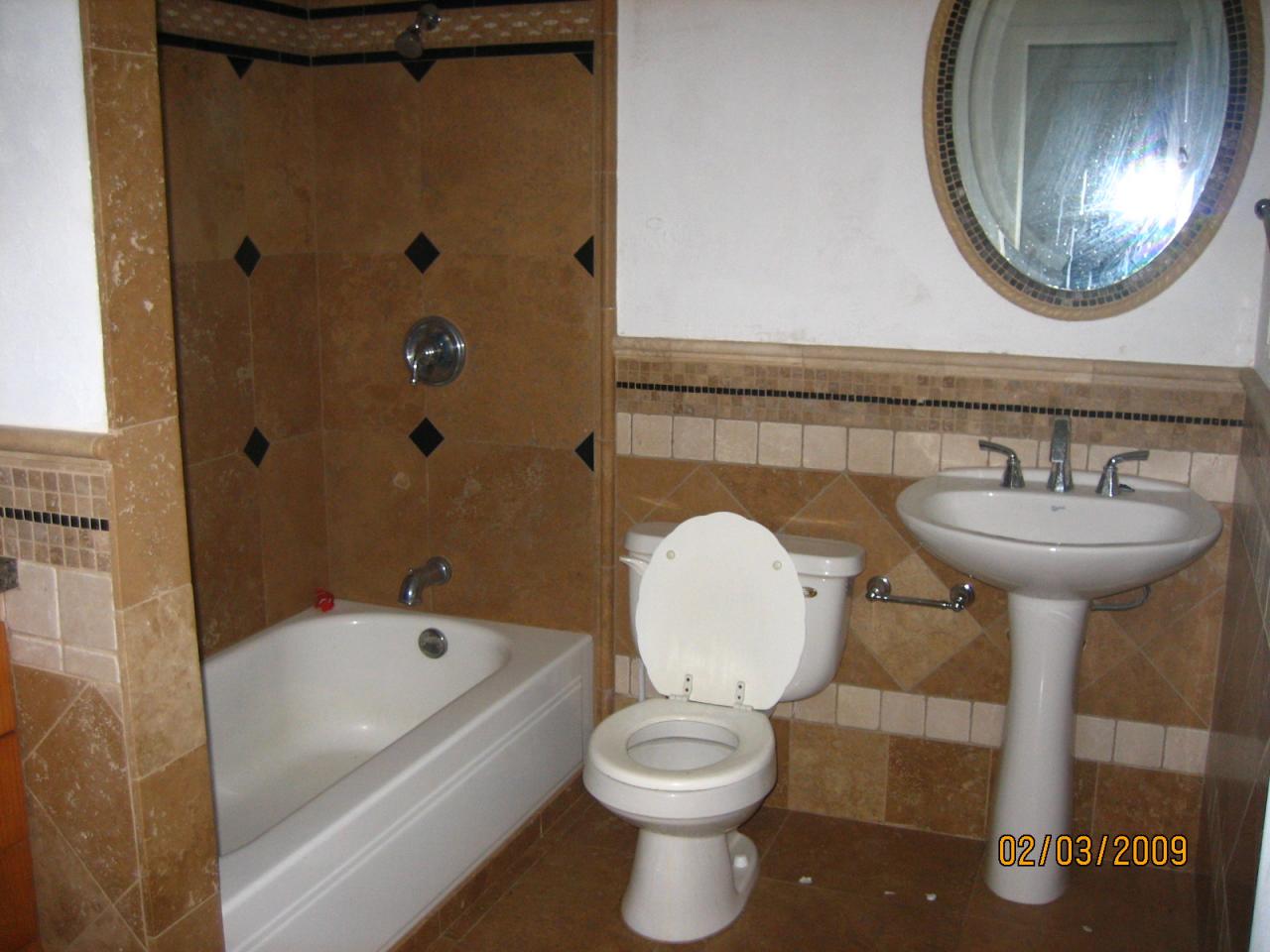 8119 West Piccadilly Road Phoenix, AZ 85033 - Photo 2 of 5 guest bath