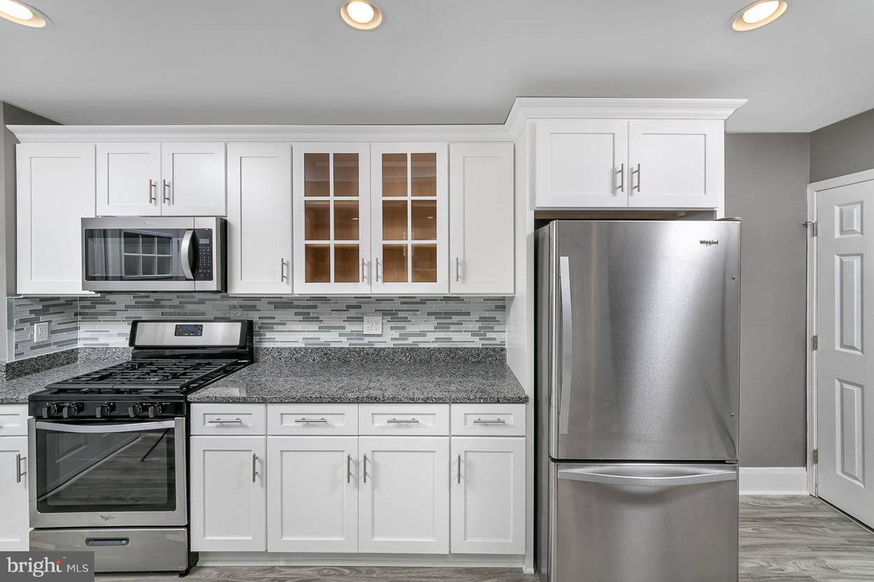 4049 Cedardale Road Baltimore, MD 21215 - Photo 4 of 29 Kitchen