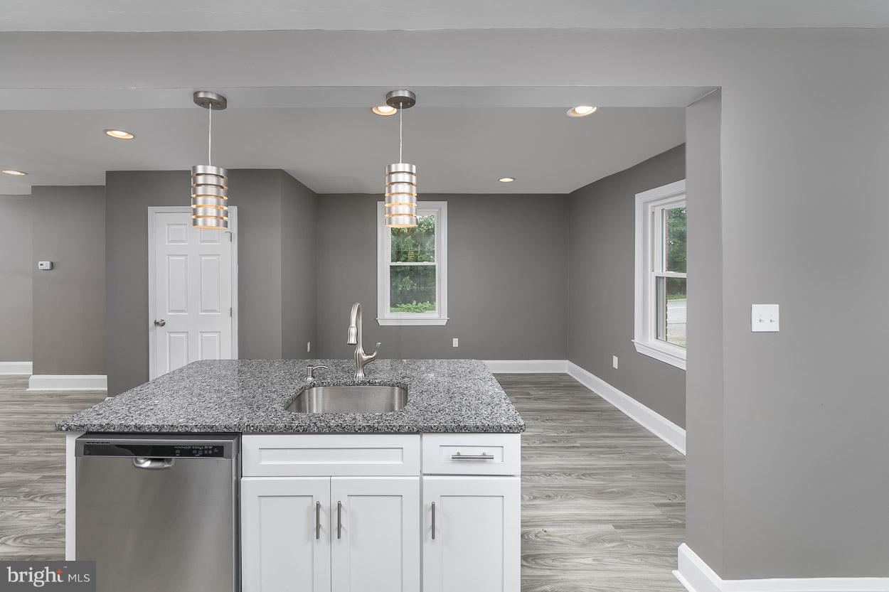 4049 Cedardale Road Baltimore, MD 21215 - Photo 8 of 29 Dining Room