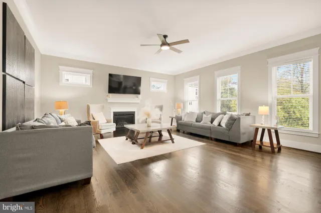 $1,995,000 | 10602 Oak Place, Fairfax, VA 22030