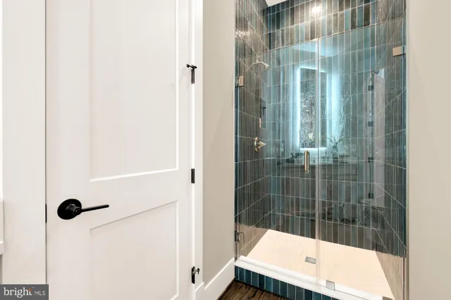 $1,995,000 | 10602 Oak Place, Fairfax, VA 22030