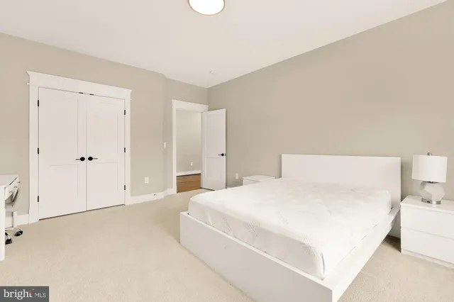 $1,995,000 | 10602 Oak Place, Fairfax, VA 22030