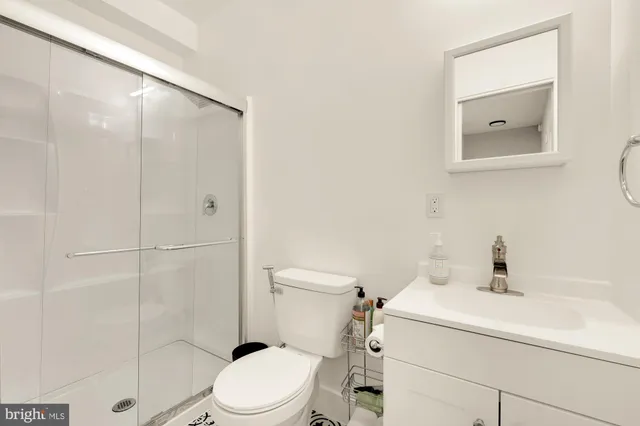 $1,995,000 | 10602 Oak Place, Fairfax, VA 22030