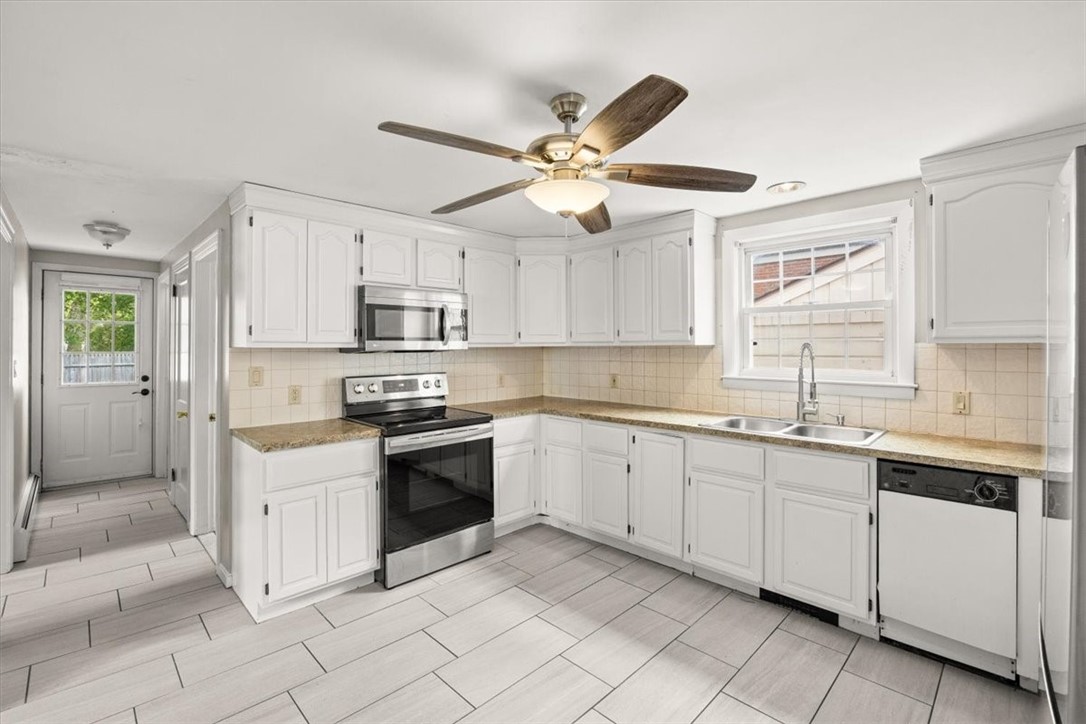 15 Community Road Warwick, RI 02889 - Photo 8 of 24