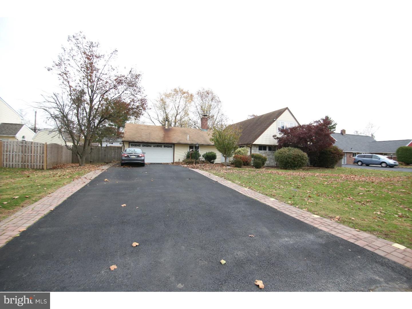 40 Silverspruce Road Levittown, PA 19056 - Photo 2 of 25 Driveway