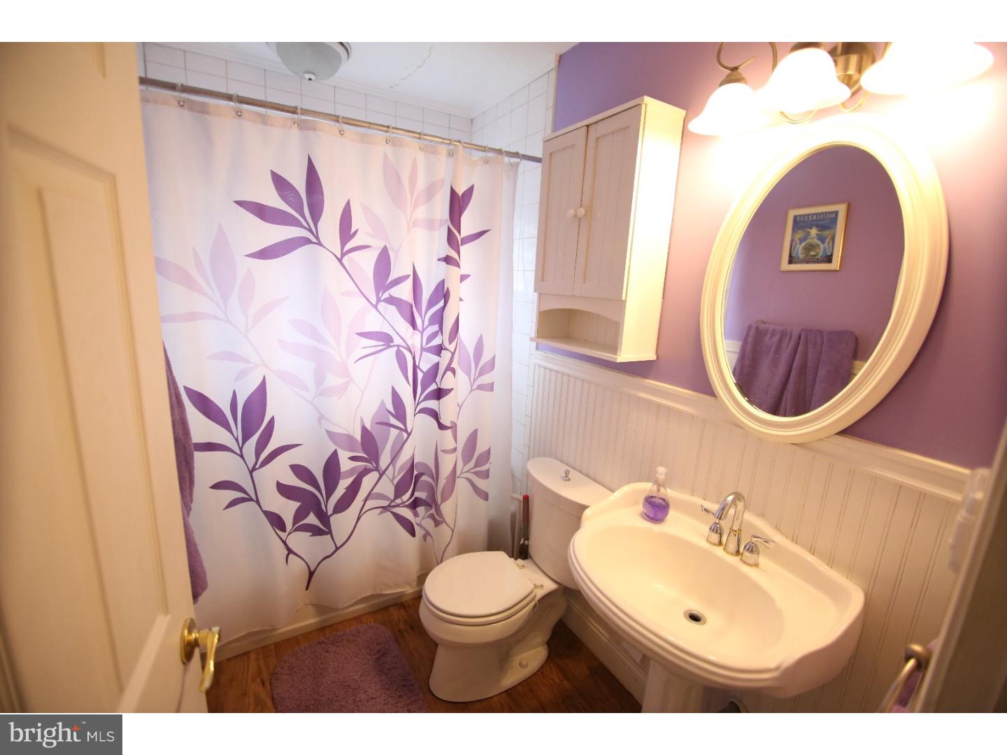 40 Silverspruce Road Levittown, PA 19056 - Photo 15 of 25 Bathroom