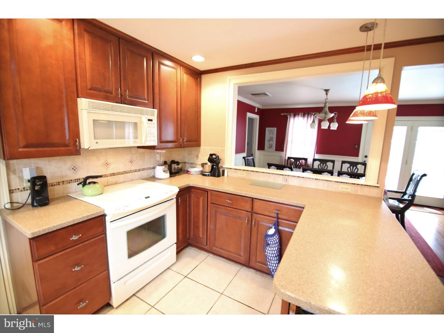 40 Silverspruce Road Levittown, PA 19056 - Photo 7 of 25 Gallery Image 7