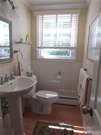 17 Meadowvale Road Burlington, MA 01803 - Photo 8 of 17 Gallery Image 8
