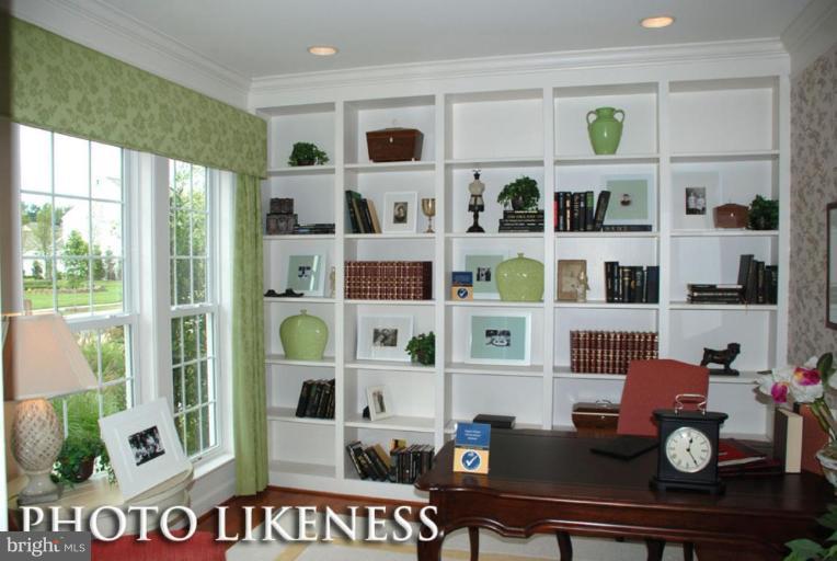 18628 Wickham Road Olney, MD 20832 - Photo 3 of 11 Library