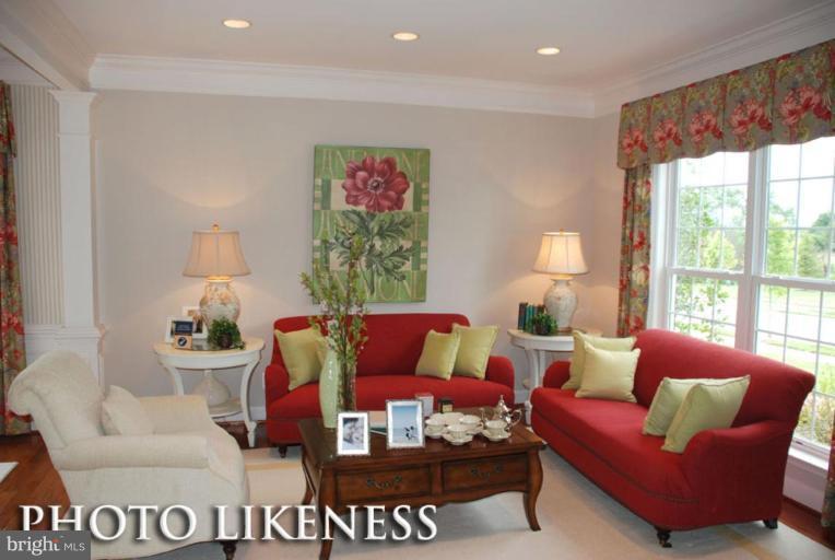 18628 Wickham Road Olney, MD 20832 - Photo 4 of 11 Living Room