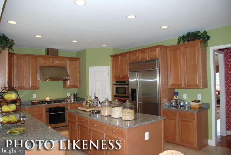 18628 Wickham Road Olney, MD 20832 - Photo 6 of 11 Kitchen