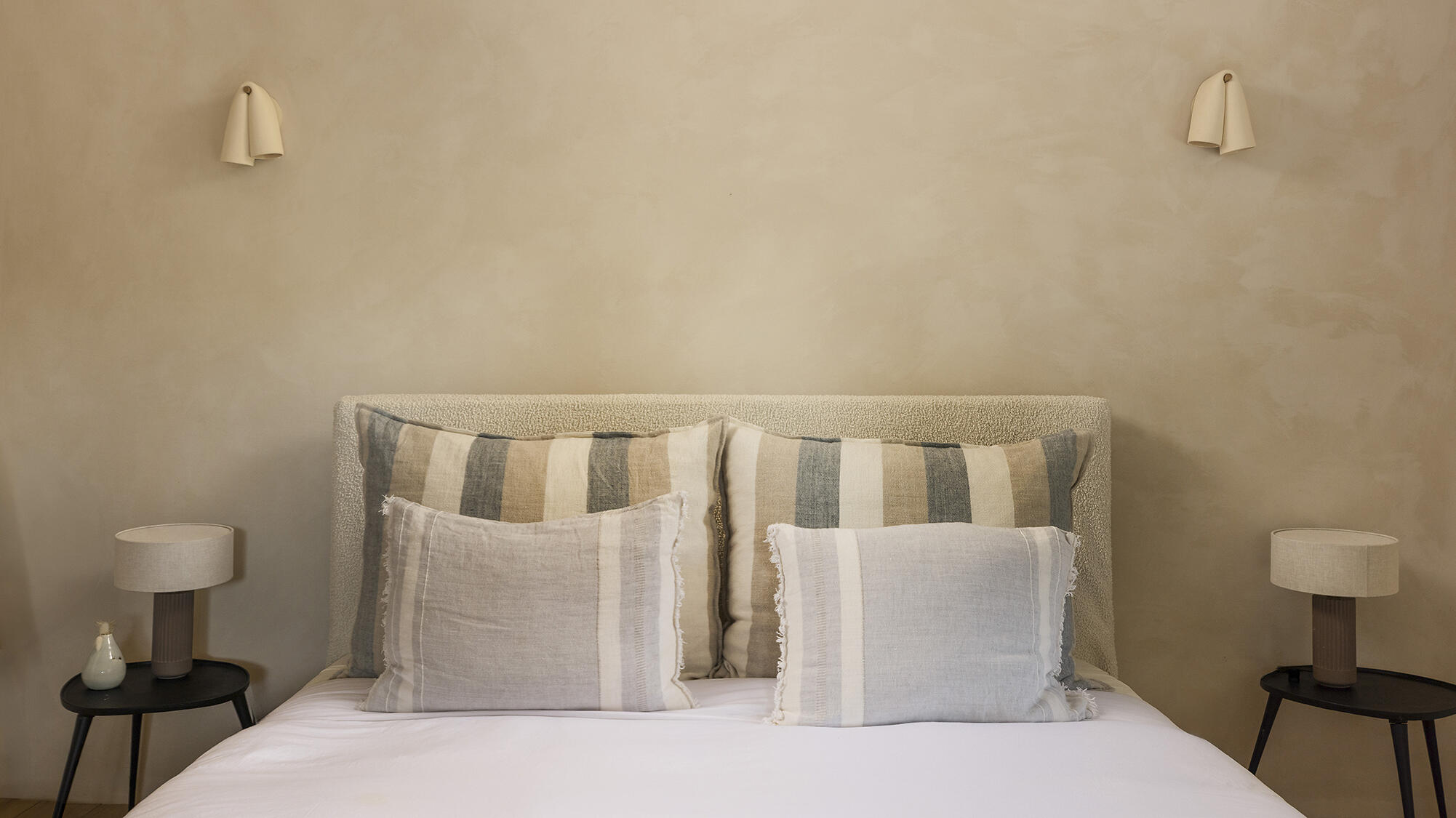 1545 San Roque Road Santa Barbara, CA 93105 - Photo 34 of 60 a bed room with a bed and a chair