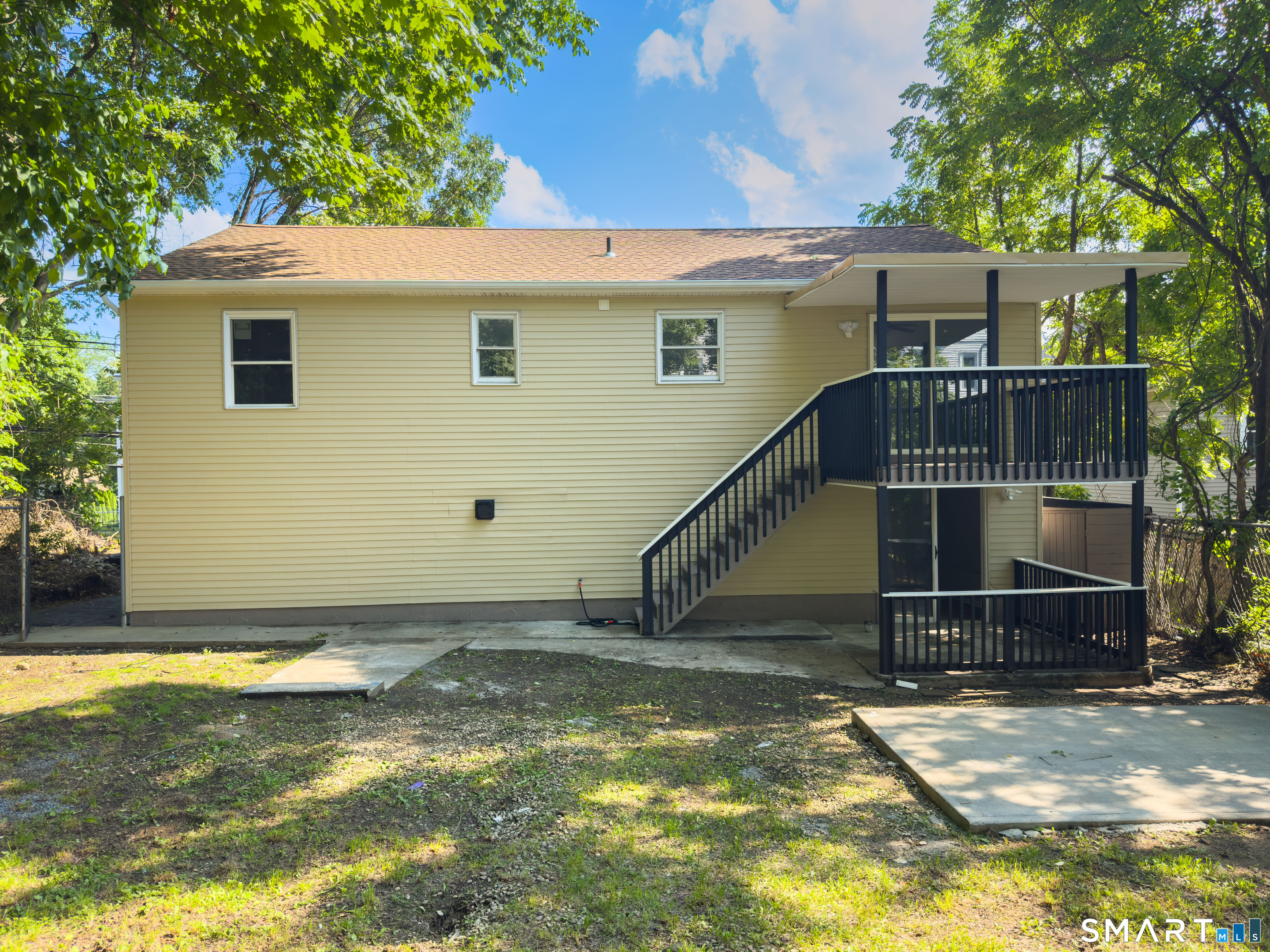 231 Long Hill Road Waterbury, CT 06704 - Photo 4 of 31