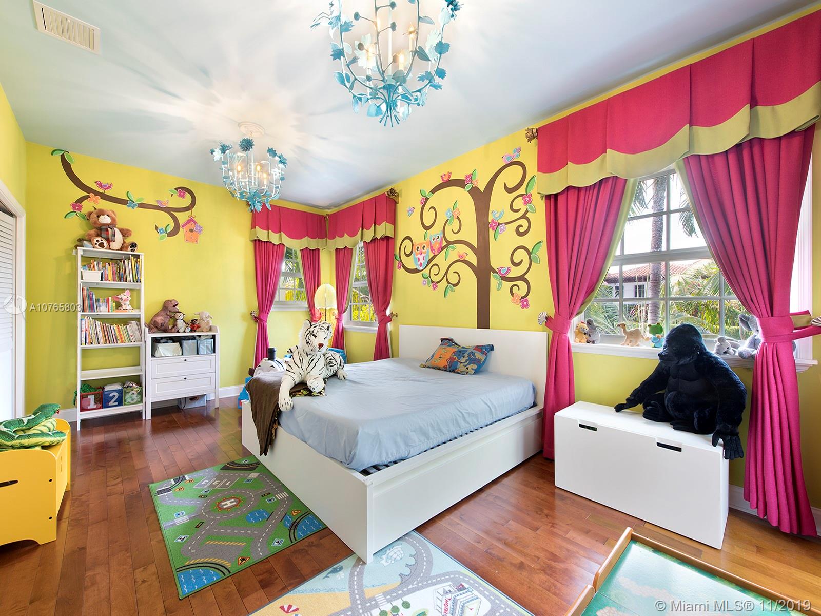 2059 North Bay Road Miami Beach, FL 33140 - Photo 18 of 30 Gallery Image 18