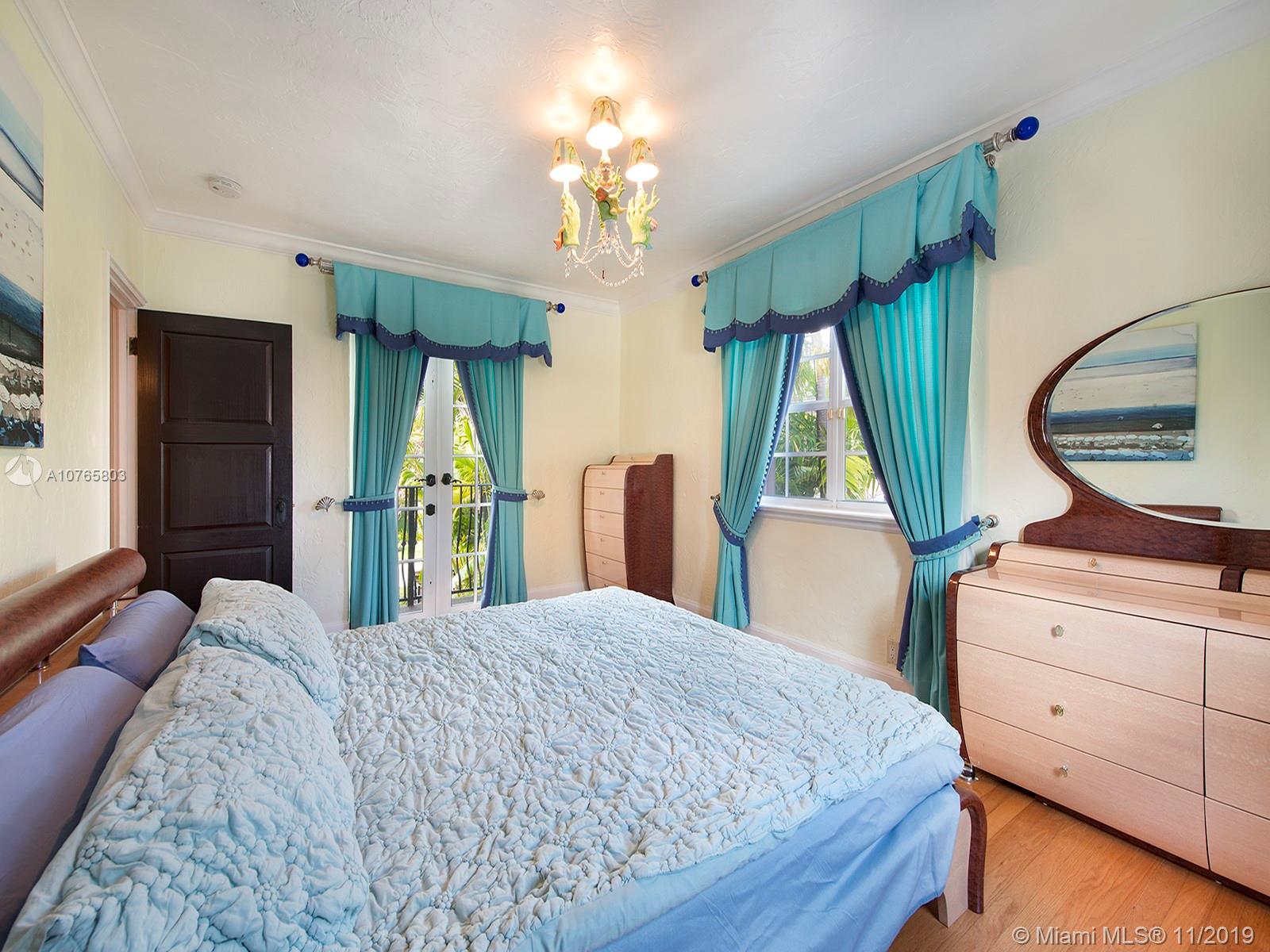 2059 North Bay Road Miami Beach, FL 33140 - Photo 19 of 30 Gallery Image 19