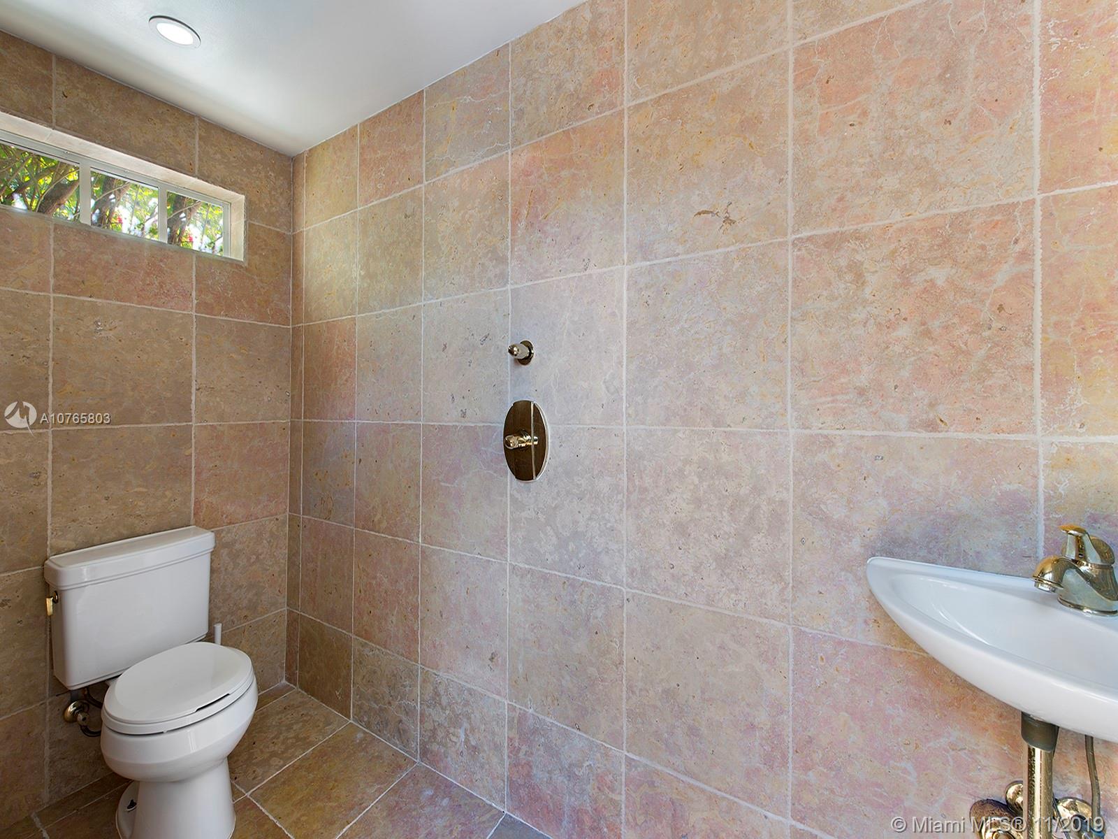2059 North Bay Road Miami Beach, FL 33140 - Photo 28 of 30 Gallery Image 28