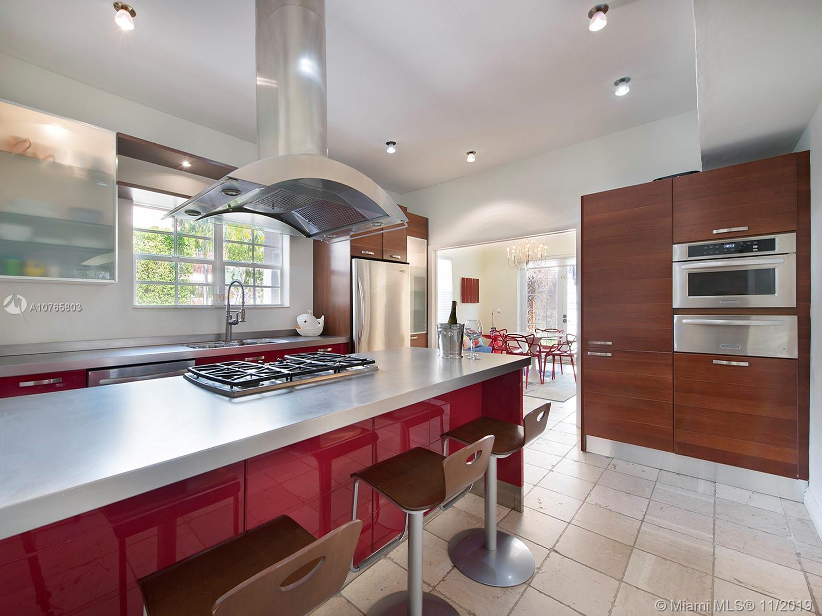 2059 North Bay Road Miami Beach, FL 33140 - Photo 7 of 30 Gallery Image 7