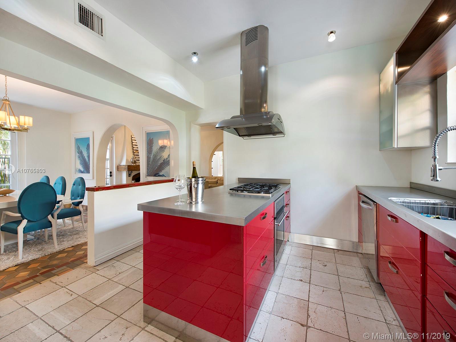 2059 North Bay Road Miami Beach, FL 33140 - Photo 8 of 30 Gallery Image 8