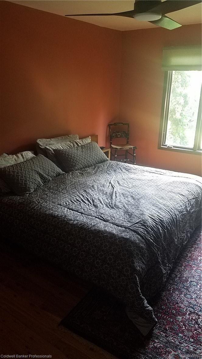 10095 Gibbs Road Clarkston, MI 48348 - Photo 19 of 44 17 x 12 Master bedroom, plenty of room for big furniture!