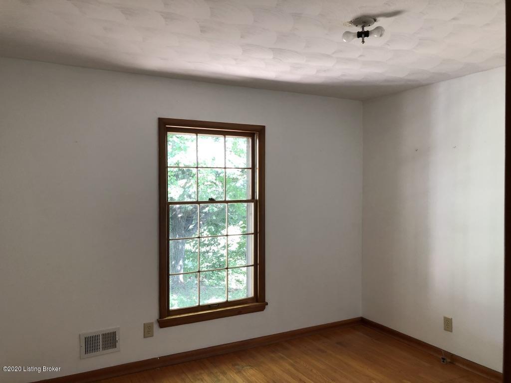 10810 Barricks Road Fairdale, KY 40118 - Photo 12 of 25 UNADJUSTEDNONRAW_thumb_29f9