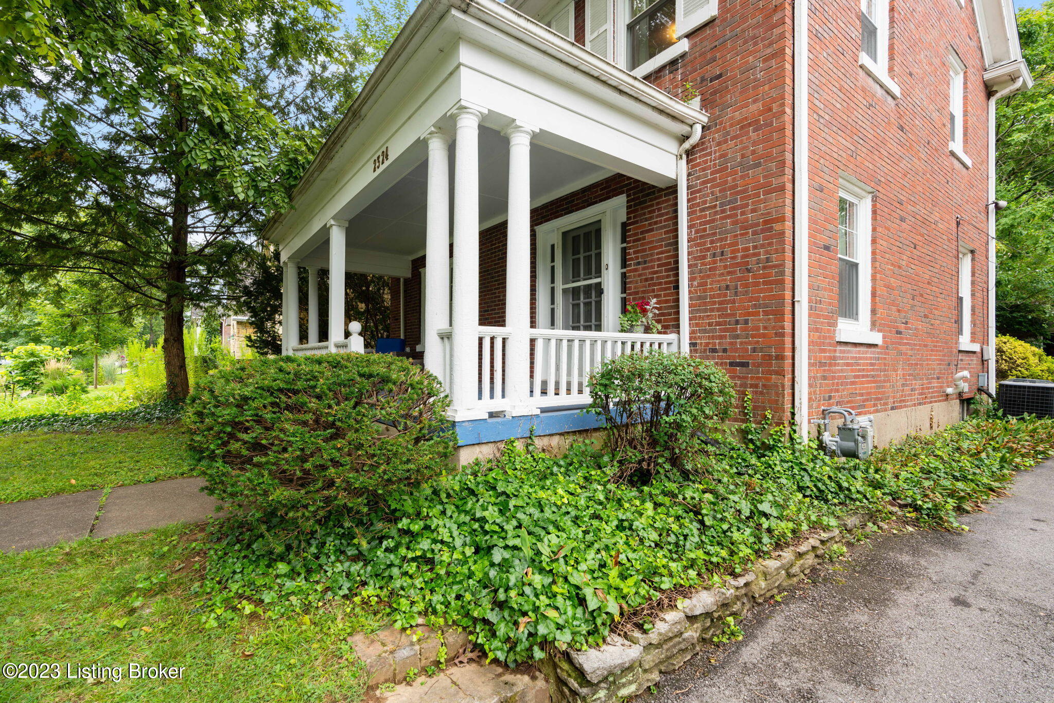 2324 Broadmeade Road Louisville, KY 40205 - Photo 8 of 63 2324 Broadmeade Rd-8