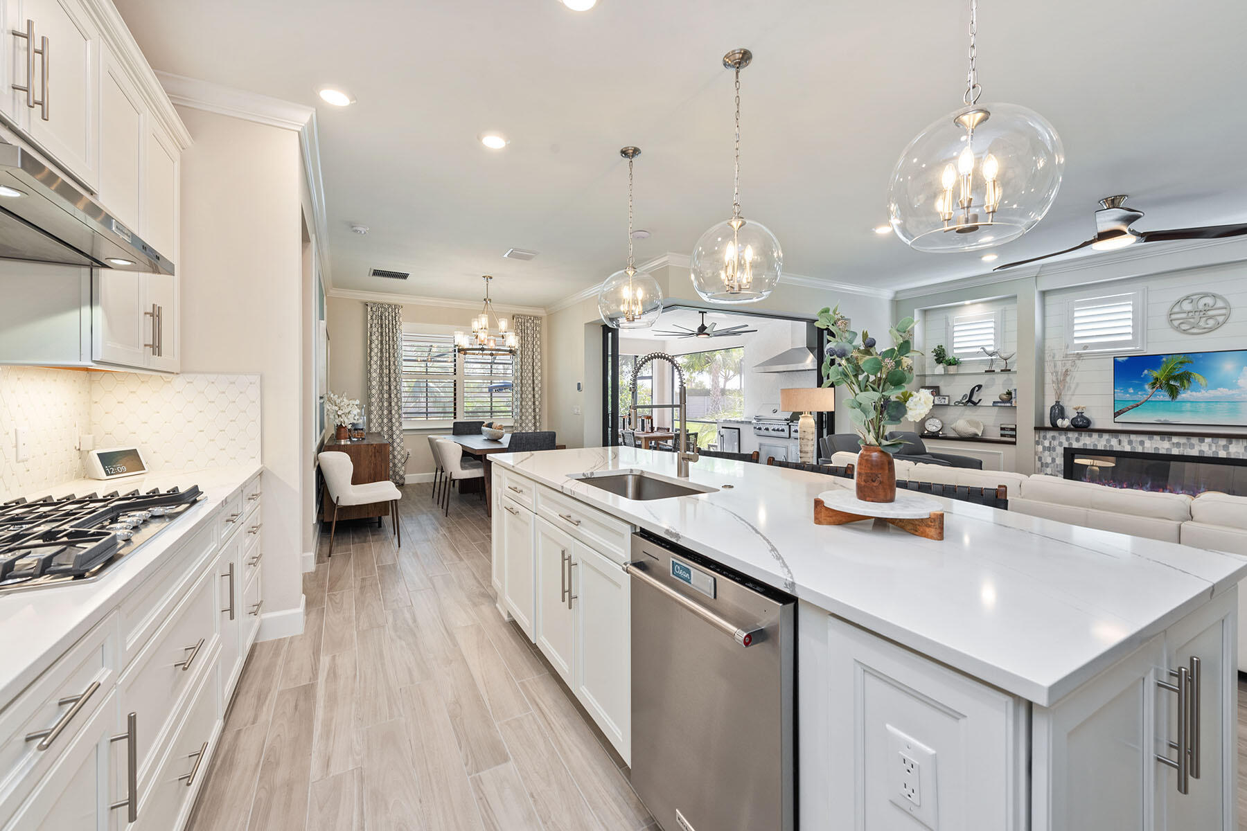 2714 Aviamar Circle Naples, FL 34114 - Photo 7 of 53 223022825cc