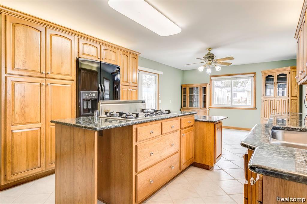 113 Exmoor Road Waterford, MI 48328 - Photo 15 of 48 113 Exmoor (35 of 48).jpg