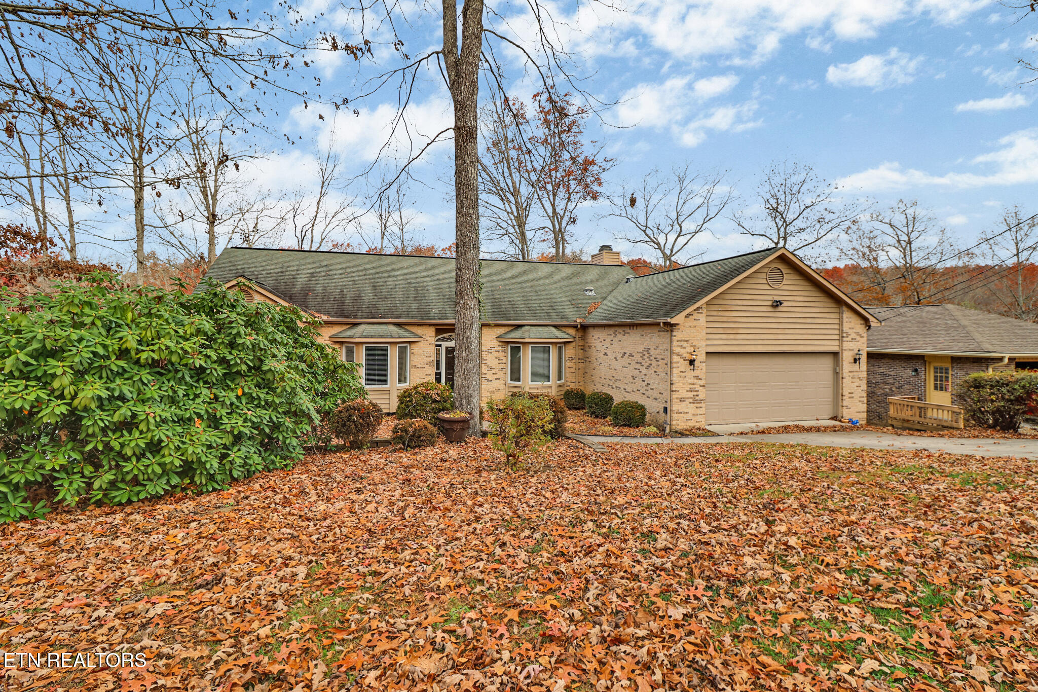 129 Shore Lane Crossville, TN 38558 - Photo 2 of 51 if1a7860-if1a7864